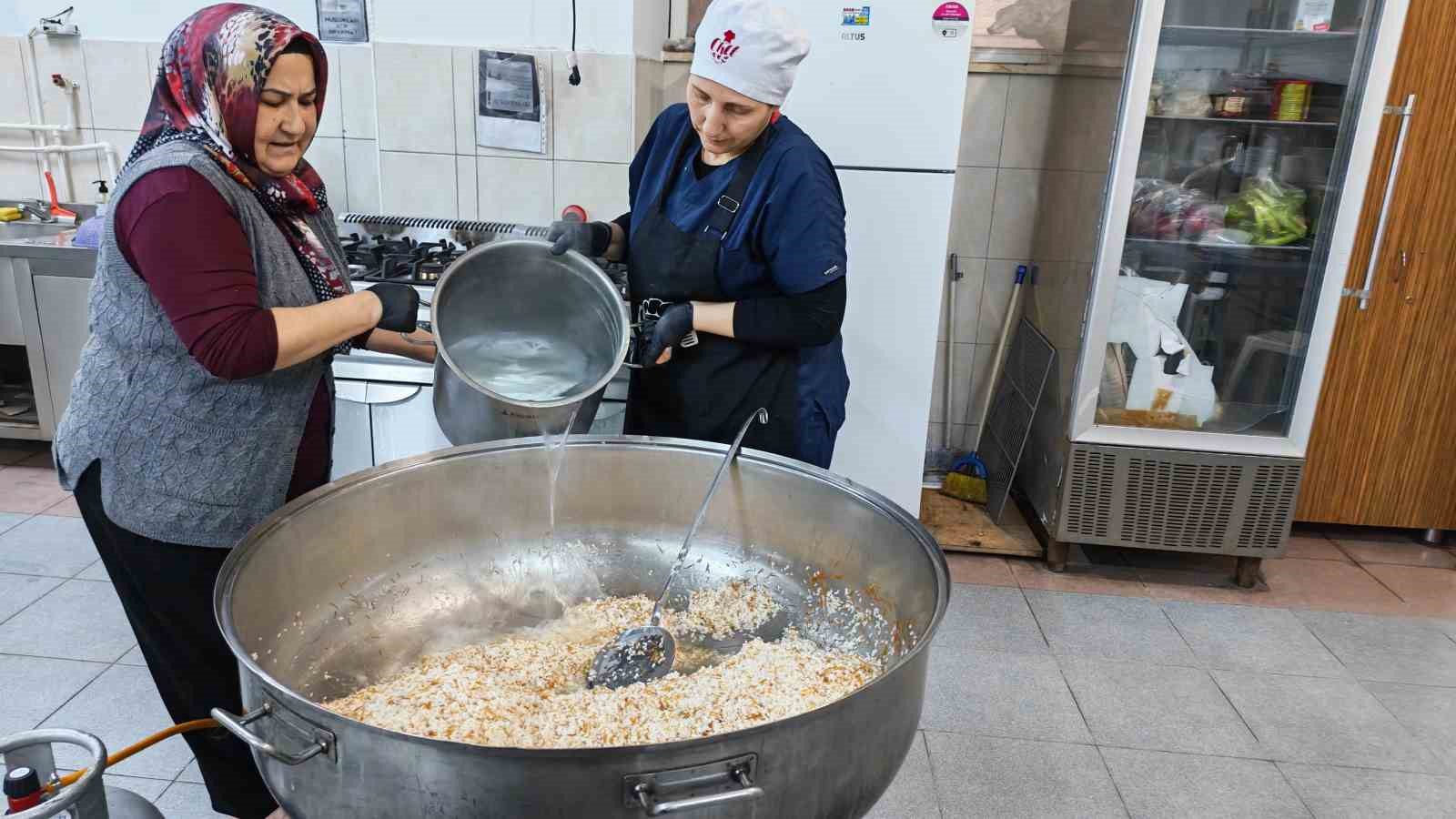 gonullu genclerle iftar seferberligi 2 dA2PArUw