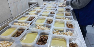gonullu-genclerle-iftar-seferberligi-pMiDs6Cr.jpg