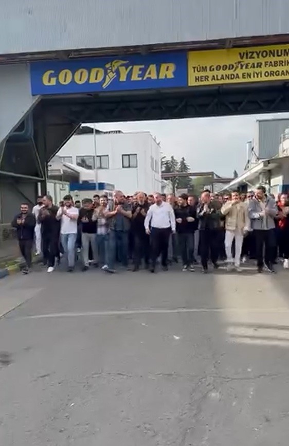 goodyear fabrikasinda vardiya sloganlarla degisti 1 tuX6VltC