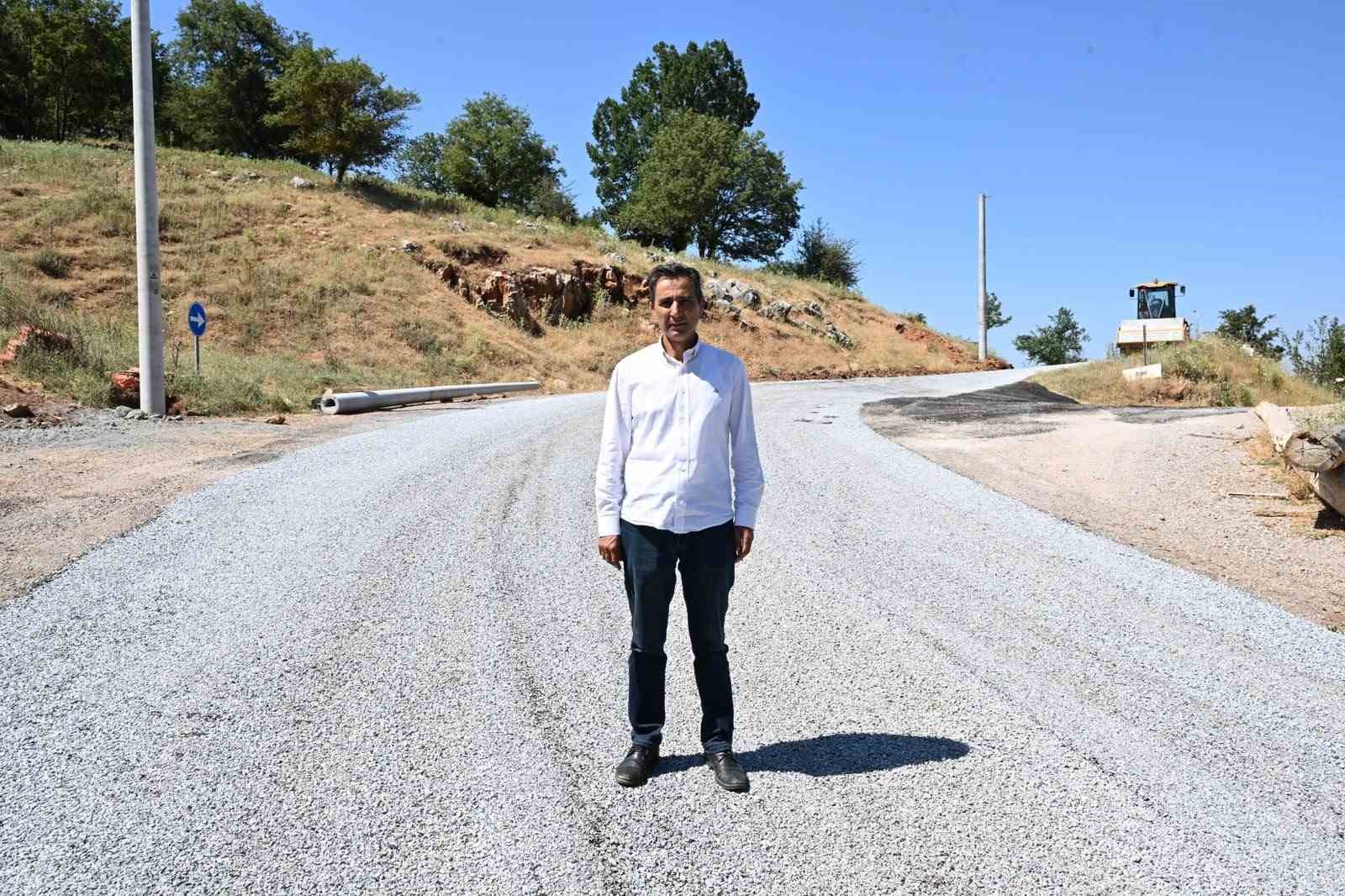 gordesin kritik yolunda asfalt mesaisi basladi 1 1hesm9LX