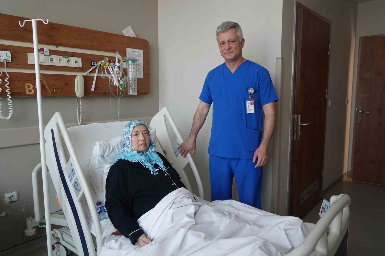 gorenler kilo aldi sandi karnindan 30 santim uzunlugunda 105 kiloluk kitle cikti 0 mcselngc