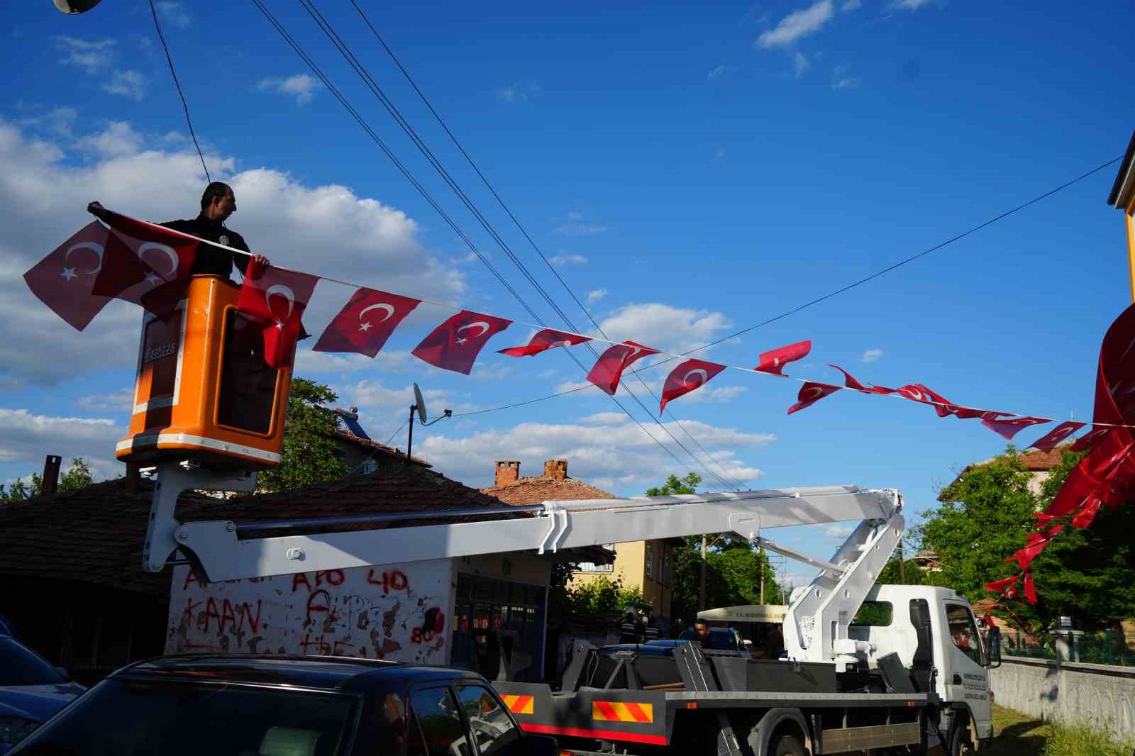gorev basinda sehit oldu baba ocagi turk bayraklariyla donatildi 2