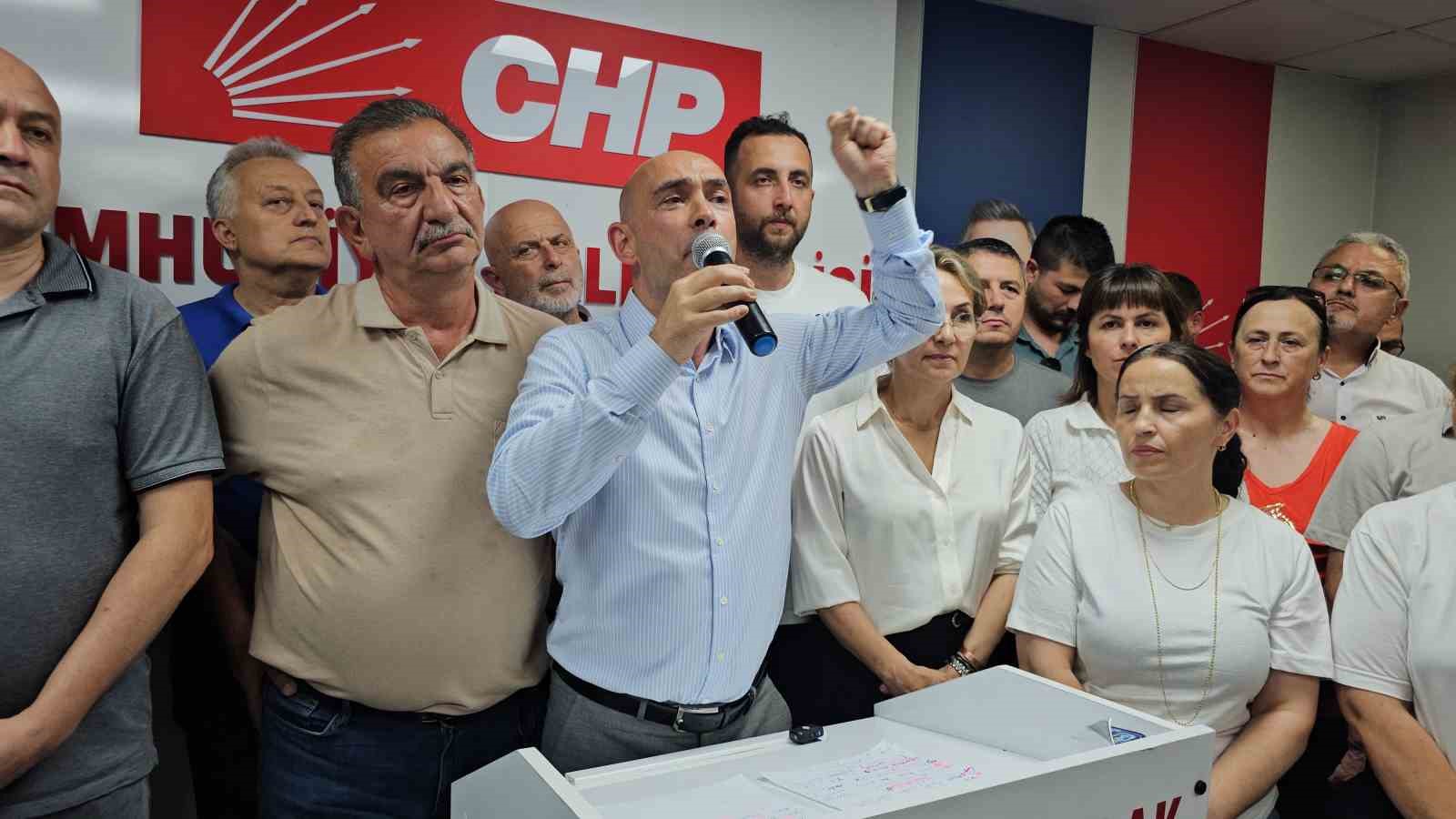 Görevden alınan CHP il yönetiminden tepki: "Kararı tanımıyoruz" 4 gorevden alinan chp il yonetiminden tepki karari tanimiyoruz 0 LOCUygd3