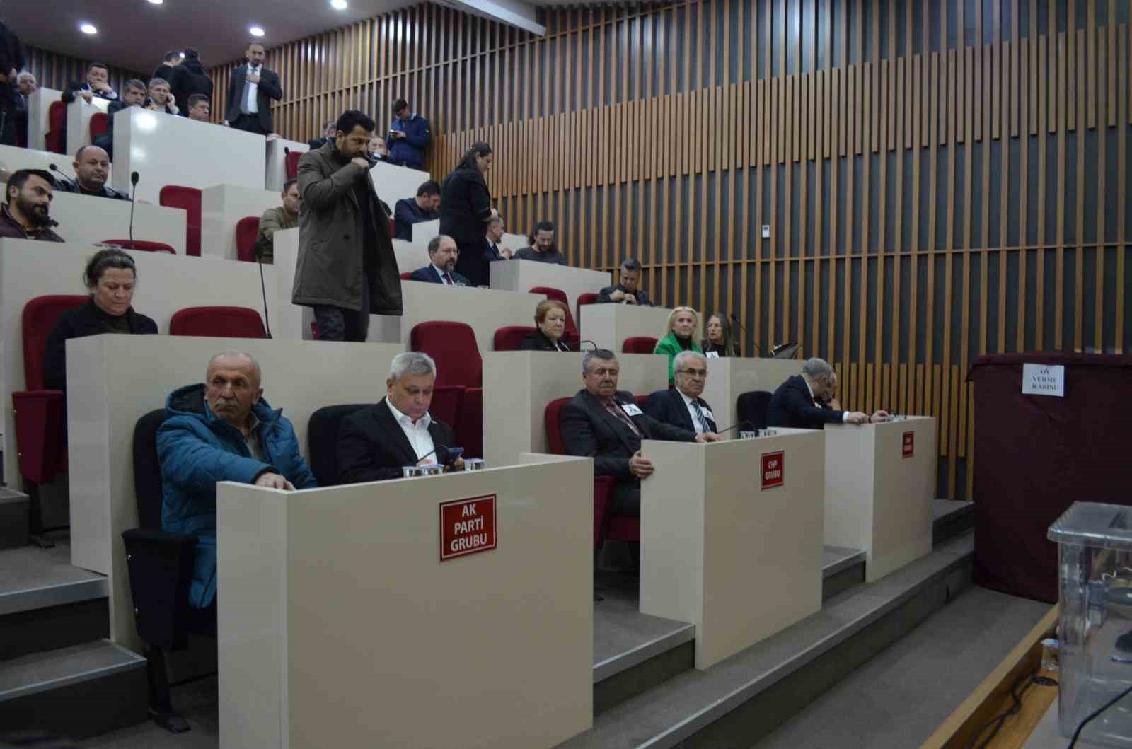 gorevden uzaklastirilan tanju ozcanin yerine yeni baskanvekili secildi 4 N1guSJi1