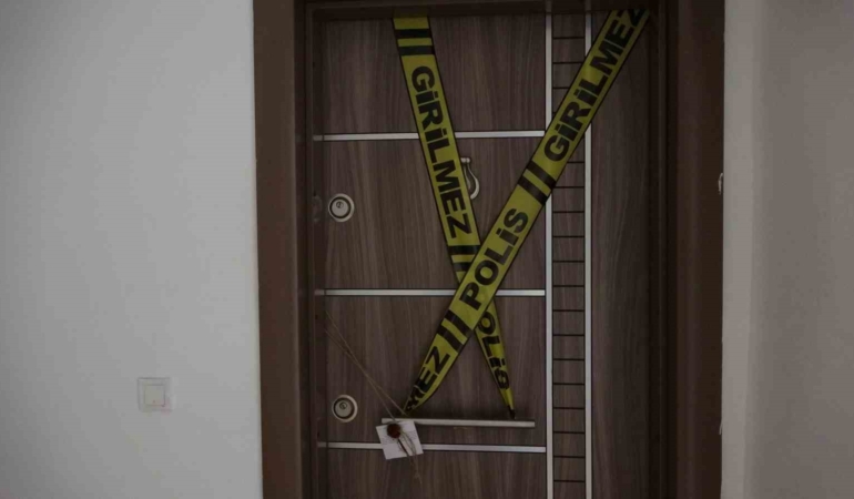 goreve-gelmeyen-polis-memuru-kendisini-kontrol-icin-gelen-mesai-arkadaslari-tarafindan-olu-bulundu-mLmez9xk.jpg