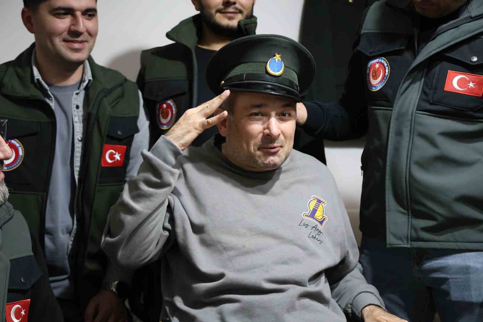gorevi basinda felc oldu 5 yildir gazilik unvaninin verilmesini bekliyor 0 eTBBsanU