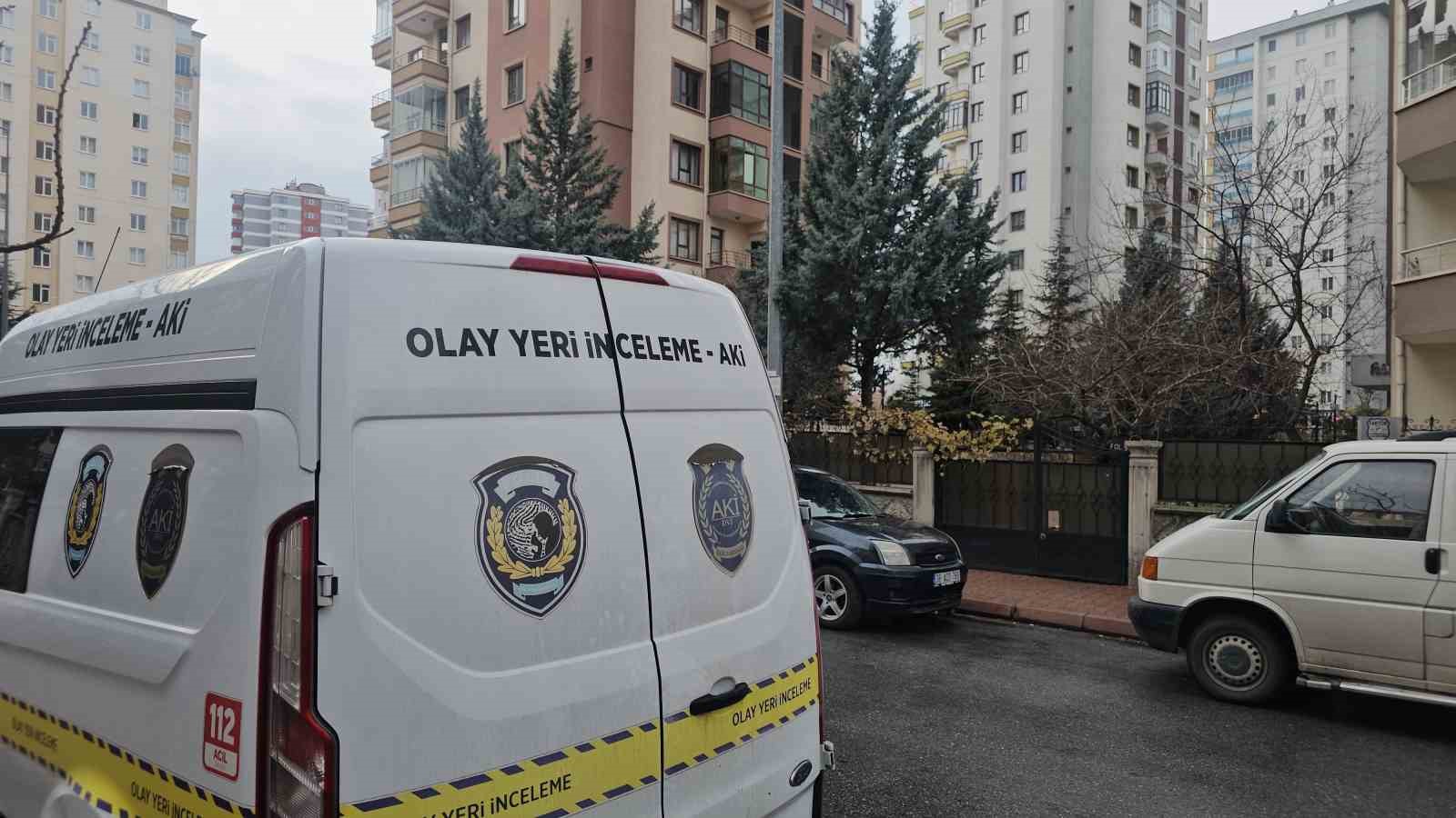 gorevlinin karisini olduren sahis cinayetten sonra ellerini yikamis 2 uHYh28r3