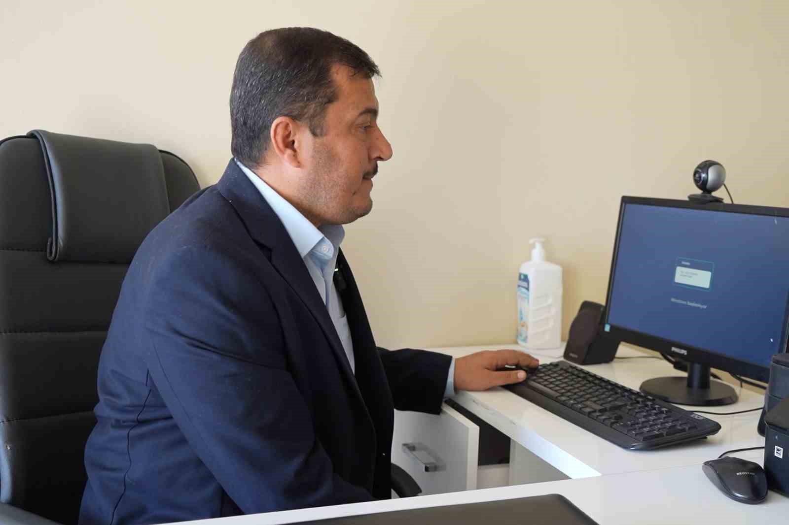 gorme engeline inat basariya yuruyen ogretmen simdi ozel ogrencilerine rehberlik ediyor 2 6ZaFEESQ
