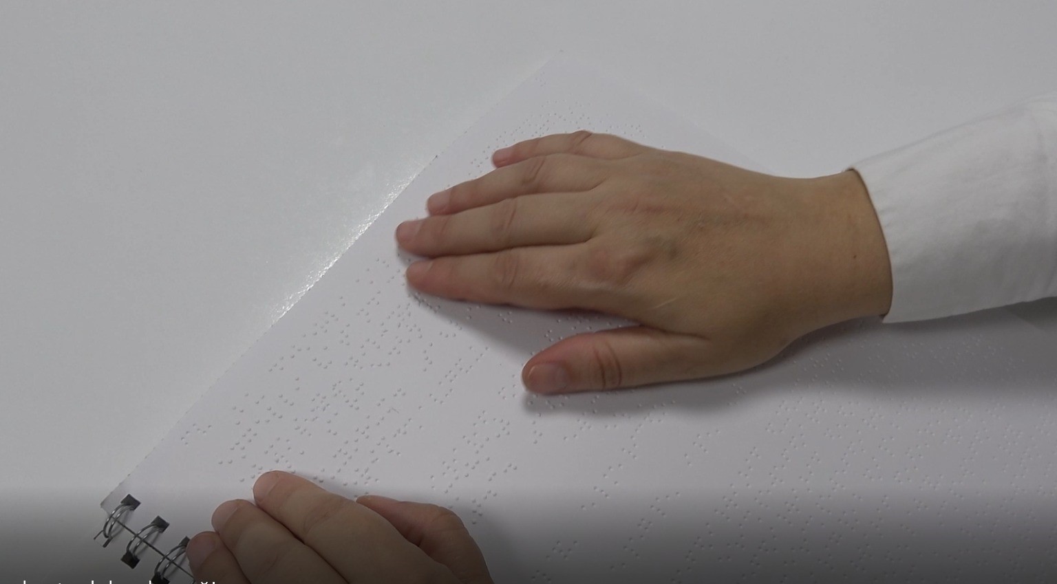 gorme engelli 3 cocuk annesi ciler kocamanin braille alfabesiyle okuma azmi 1