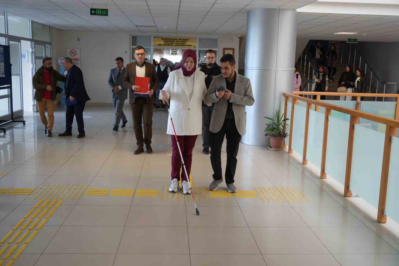 Görme engelli öğrenci, yapay zeka asistanı sayesinde 4 yılda ilk kez tek başına kantine gidebildi 5 gorme engelli ogrenci yapay zeka asistani sayesinde 4 yilda ilk kez tek basina kantine 7uUkH4gz
