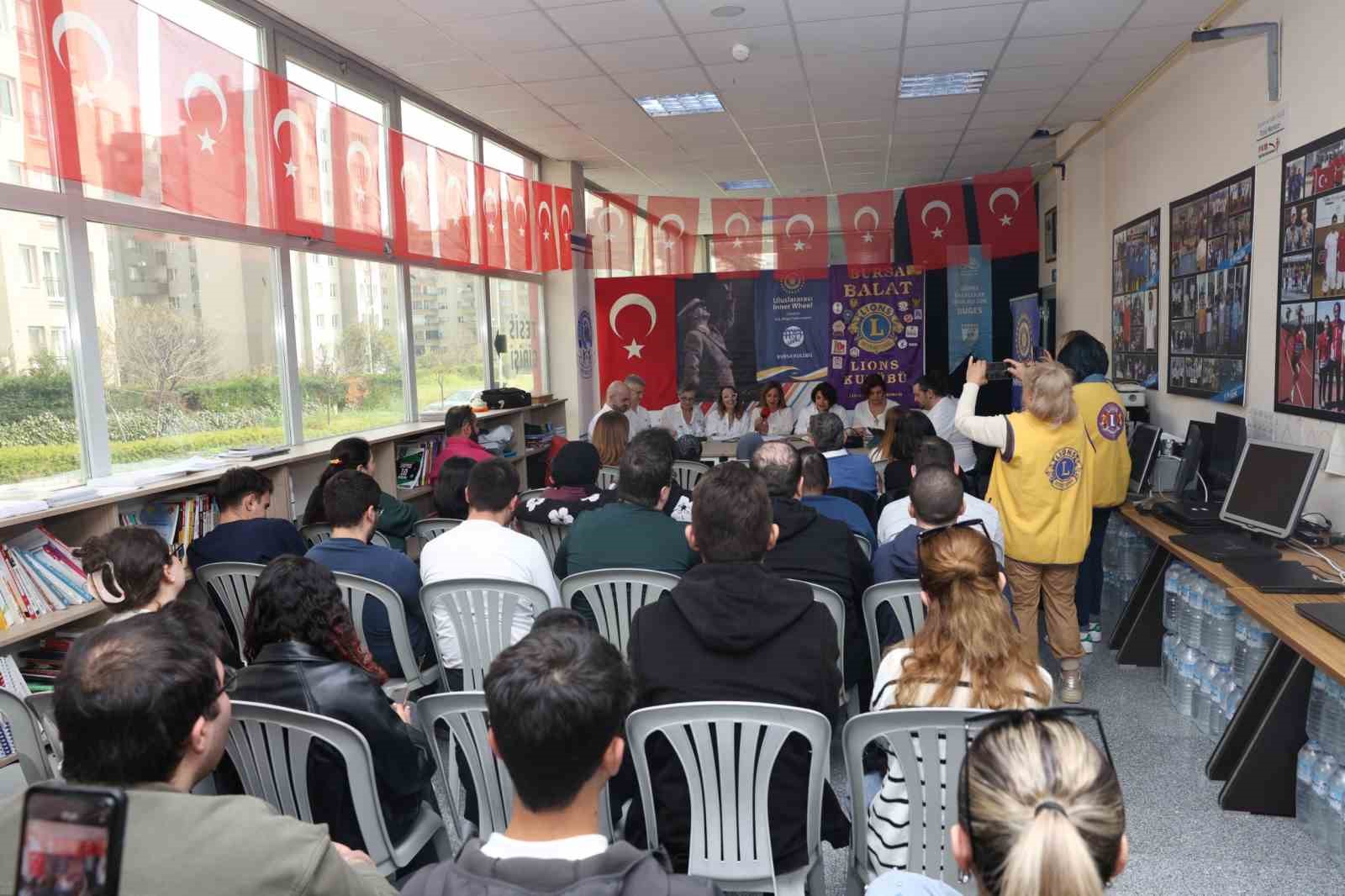 gorme engelli sporcular icin canli radyo tiyatrosu sahnelendi 4 dapunlvZ