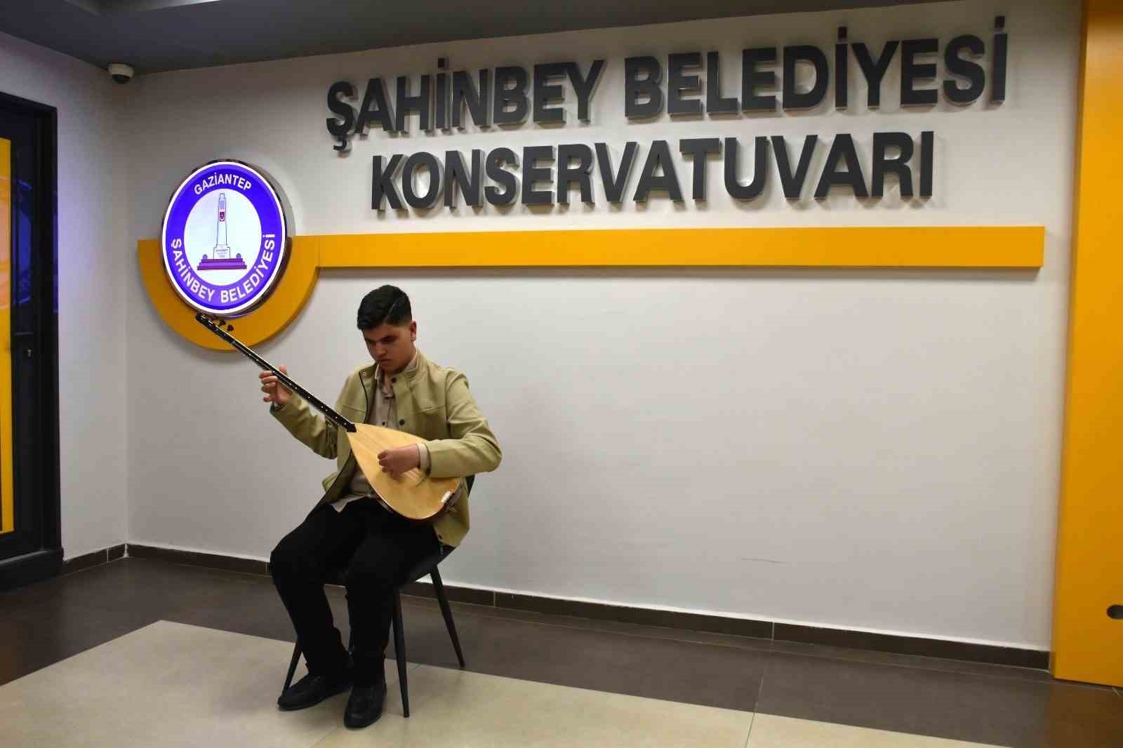 gorme engelli umut asik veyselin yolundan gidiyor 2 hDAhUvS4