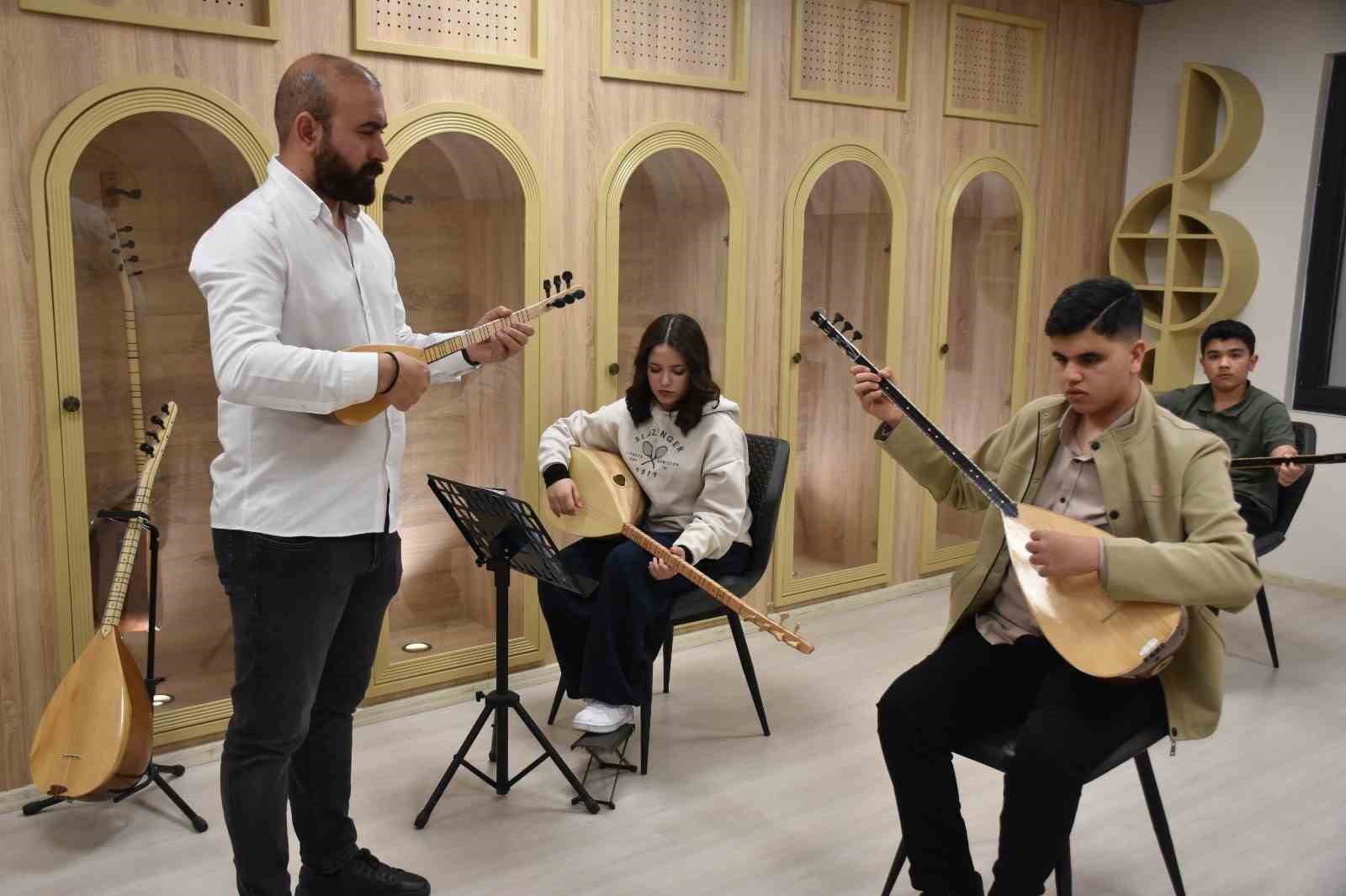 gorme engelli umut asik veyselin yolundan gidiyor 6 cZ8IY7gt