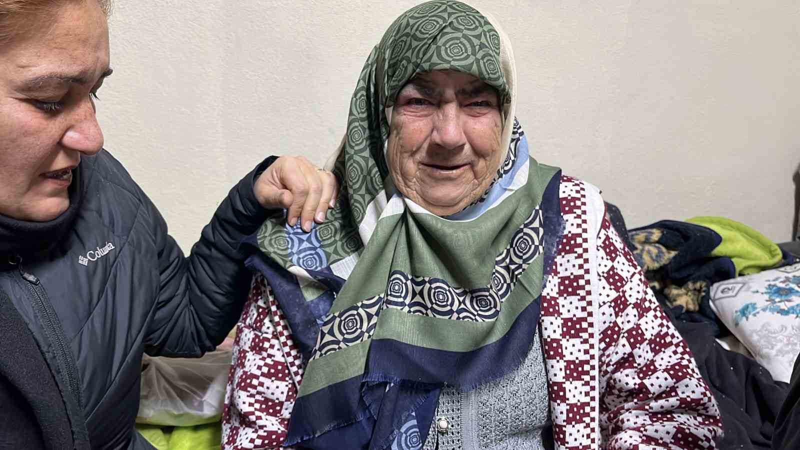 gorme engelli yasli kadina devletten sefkat eli elveda evim diyerek yillardir yasadigi evine gozyaslariyla