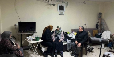 gorme-engelli-yasli-kadina-devletten-sefkat-eli-elveda-evim-diyerek-yillardir-yasadigi-evine-gozyaslariyla-DD3f2Dm5.jpg