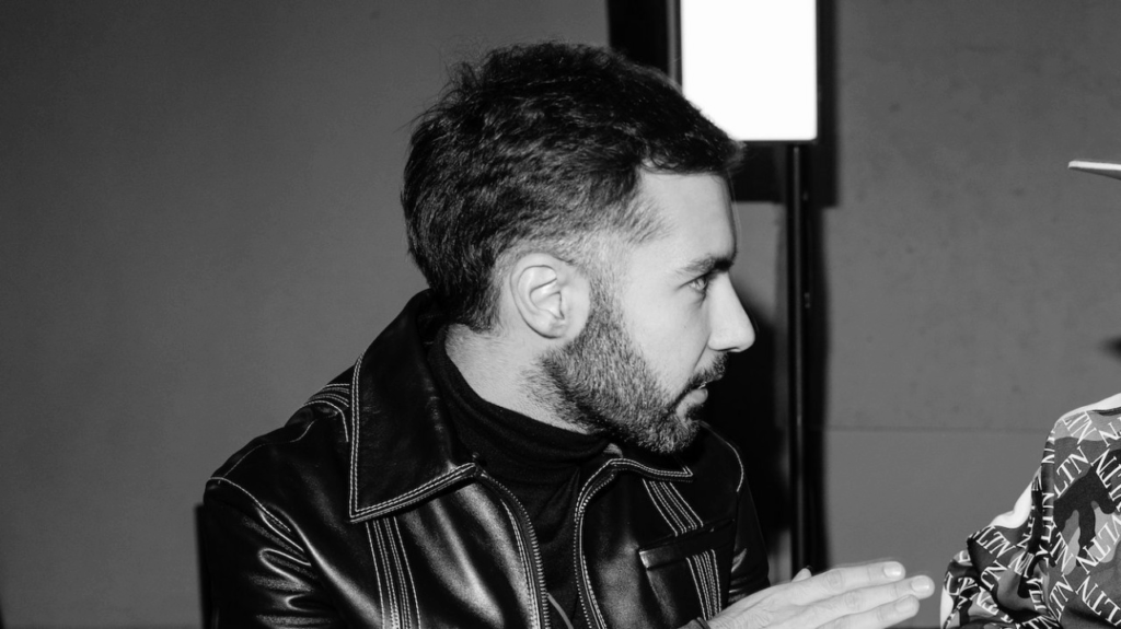 Yiğit Turhan Kimdir