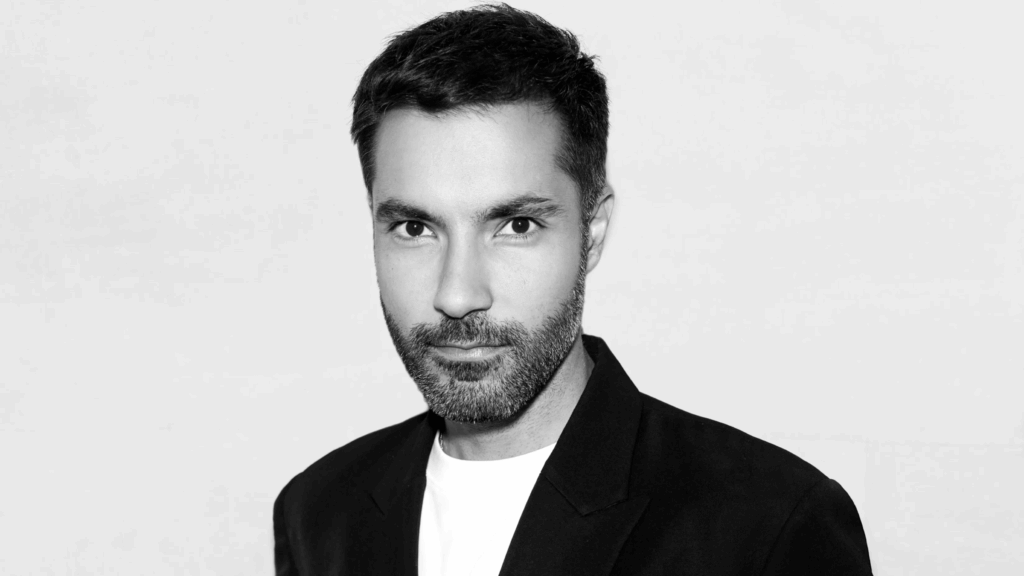 Yiğit Turhan Kimdir