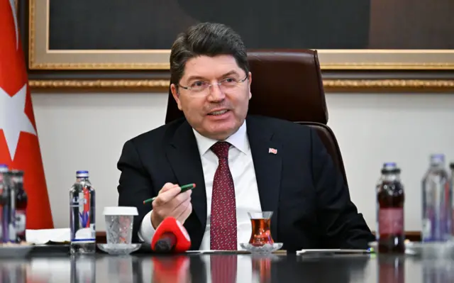 Erdoğan Kabinede Düğmeye Bastı: İki Bakan Görevden Alındı, Yerlerine Yeni İsimler Atandı 1 İki Bakan Görevden Alındı