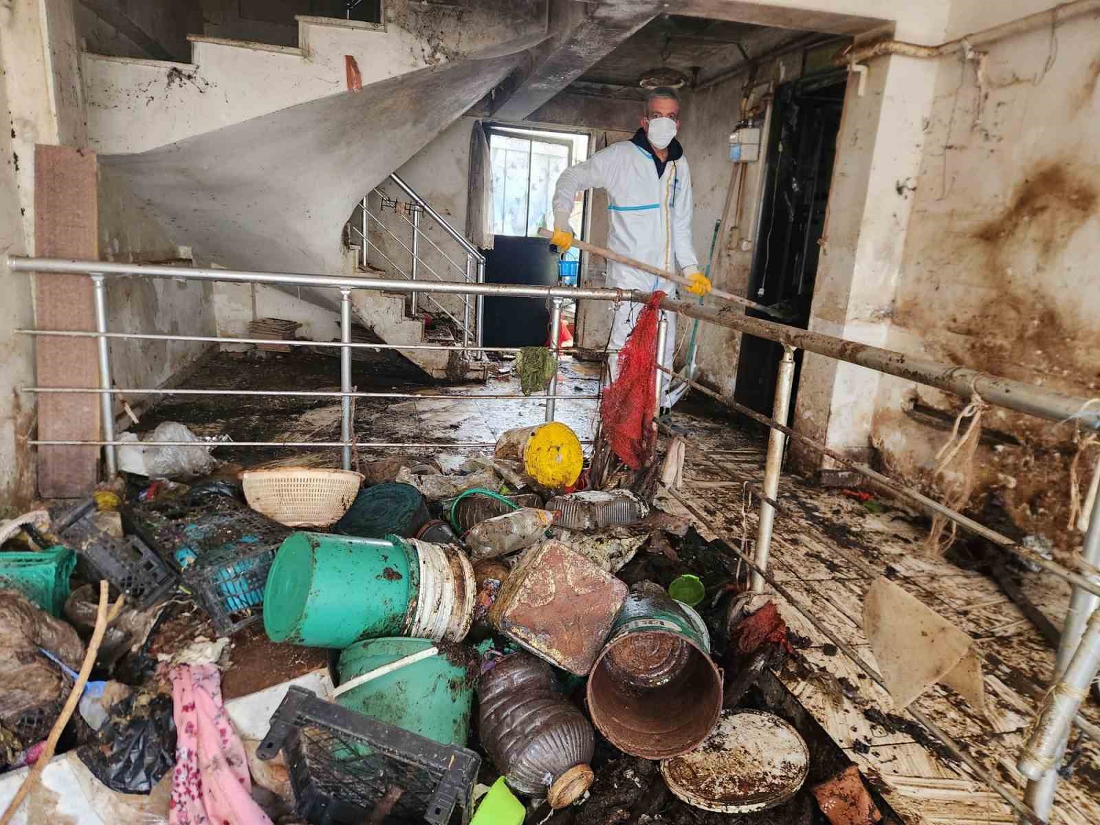 goruklede iki katli cop evden 9 kamyon cop cikti 1 n2qhegbN