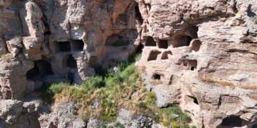 goruntusuyle-dikkat-ceken-3-bin-yillik-apartman-ilgi-bekliyor-q8OnEaPR.jpg