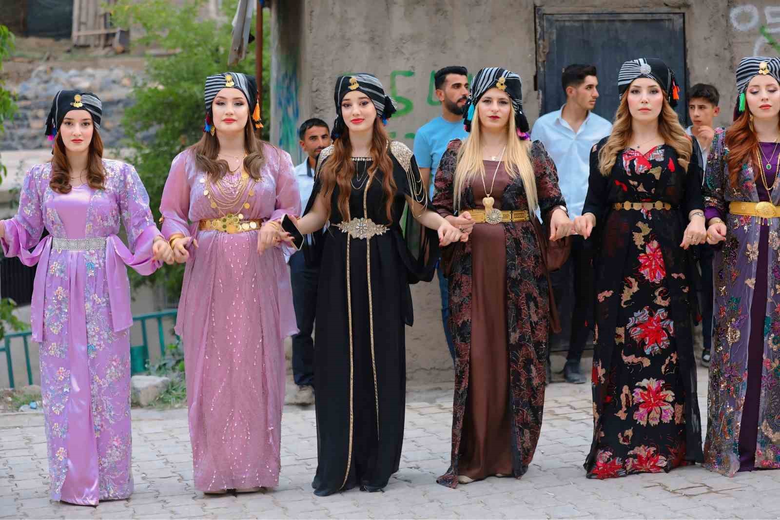 Goyan aşireti düğünler için kısıtlamaya gitti: ’’Kadınlar başımızın tacıdır’’ 9 goyan asireti dugunler icin kisitlamaya gitti kadinlar basimizin tacidir 5 RzCMCnMa