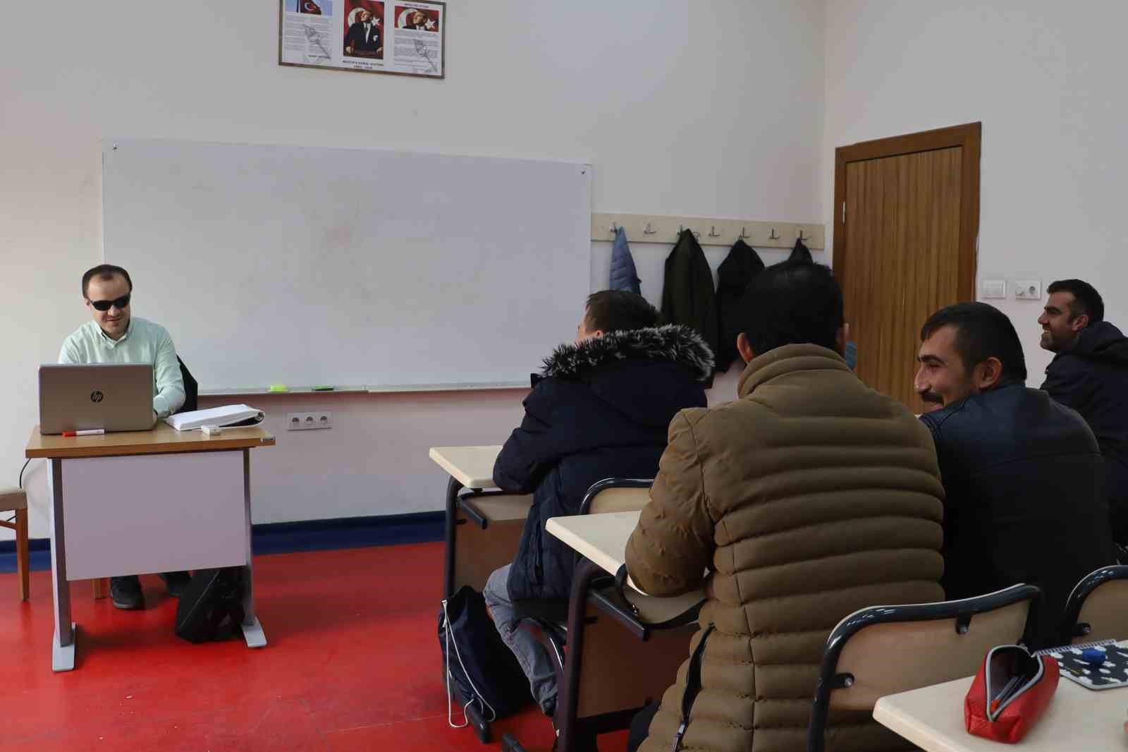 goz temasi olmasa da gonul bagi kurup ogretiyorlar 4 HhMc27jv
