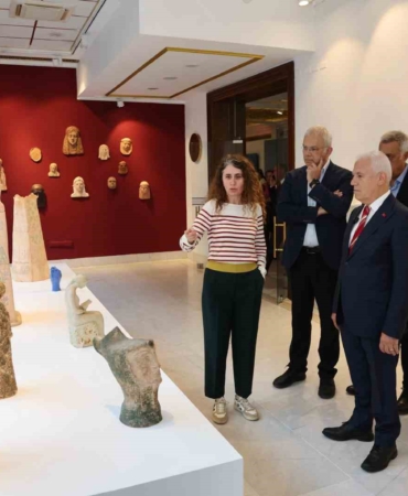 gozlerimin-onundesin-sanatseverleri-agirliyor-v9qPi6ej.jpg