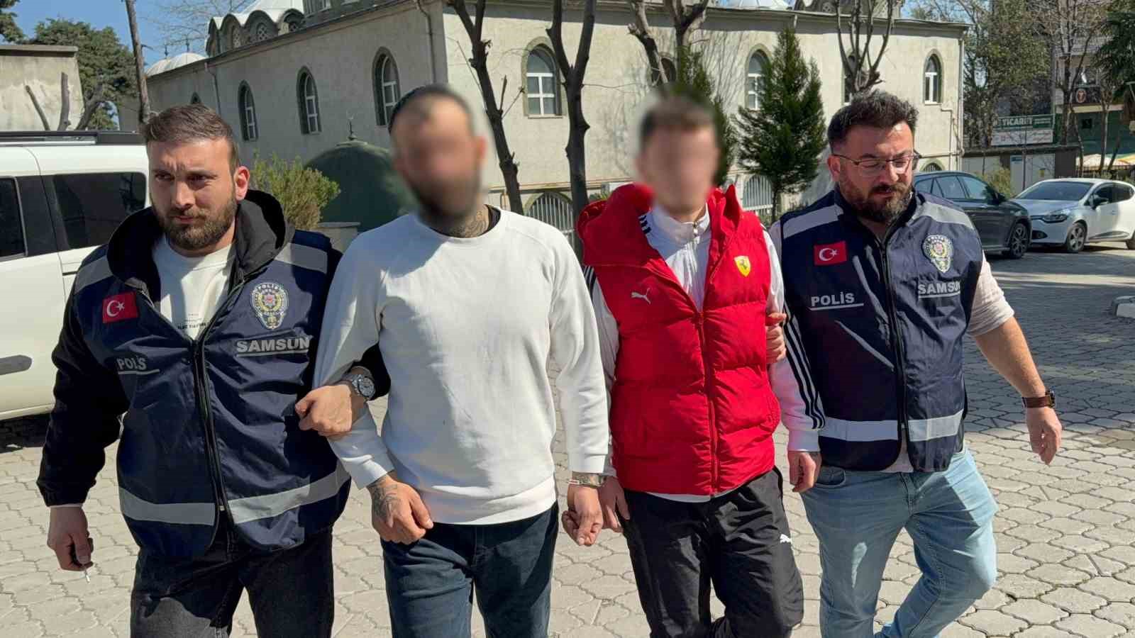 gozlugunun altindan bize niye baktin diye silahla vurdular 0 CFLf6GsM