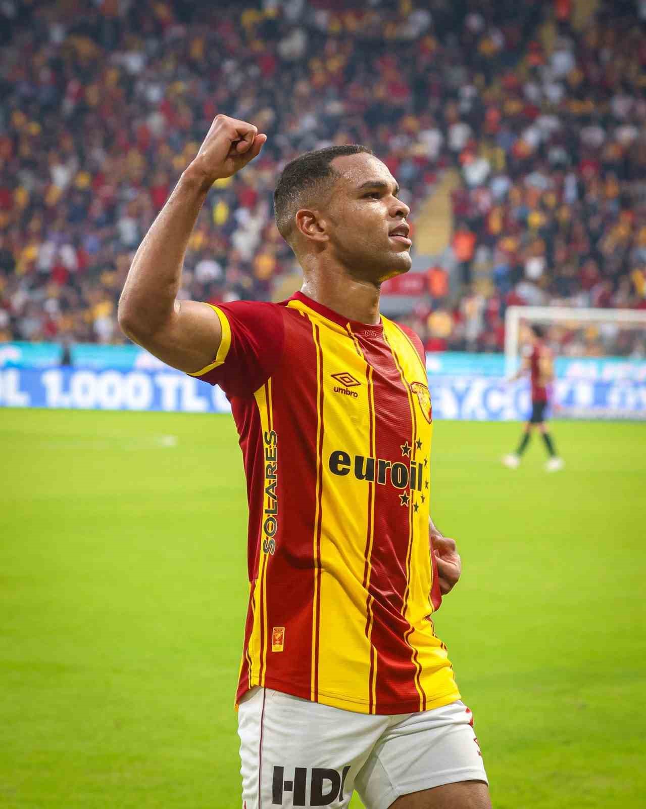 goztepede ilk devrenin yildizi juan oldu 0 ELbtgiX8