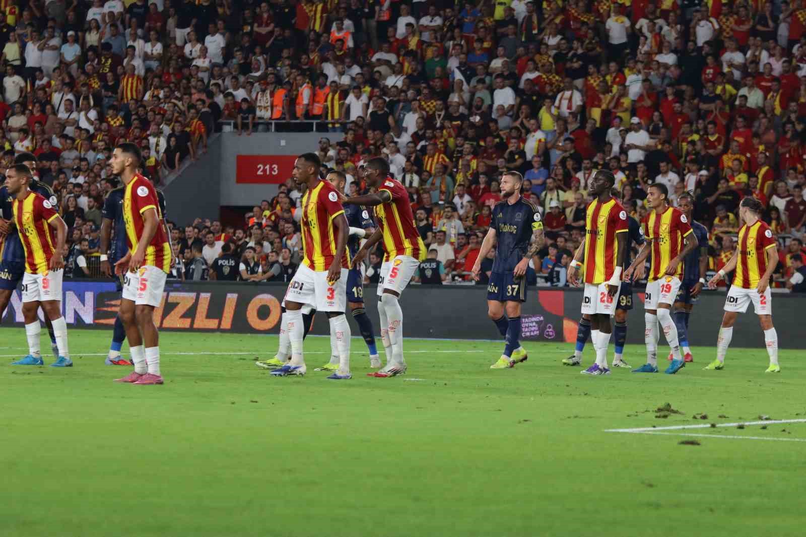 goztepenin konugu galatasaray 1 DQcUgQO8