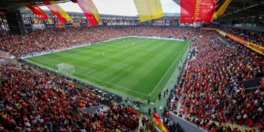 goztepenin-konugu-galatasaray-V1jUSCOp.jpg