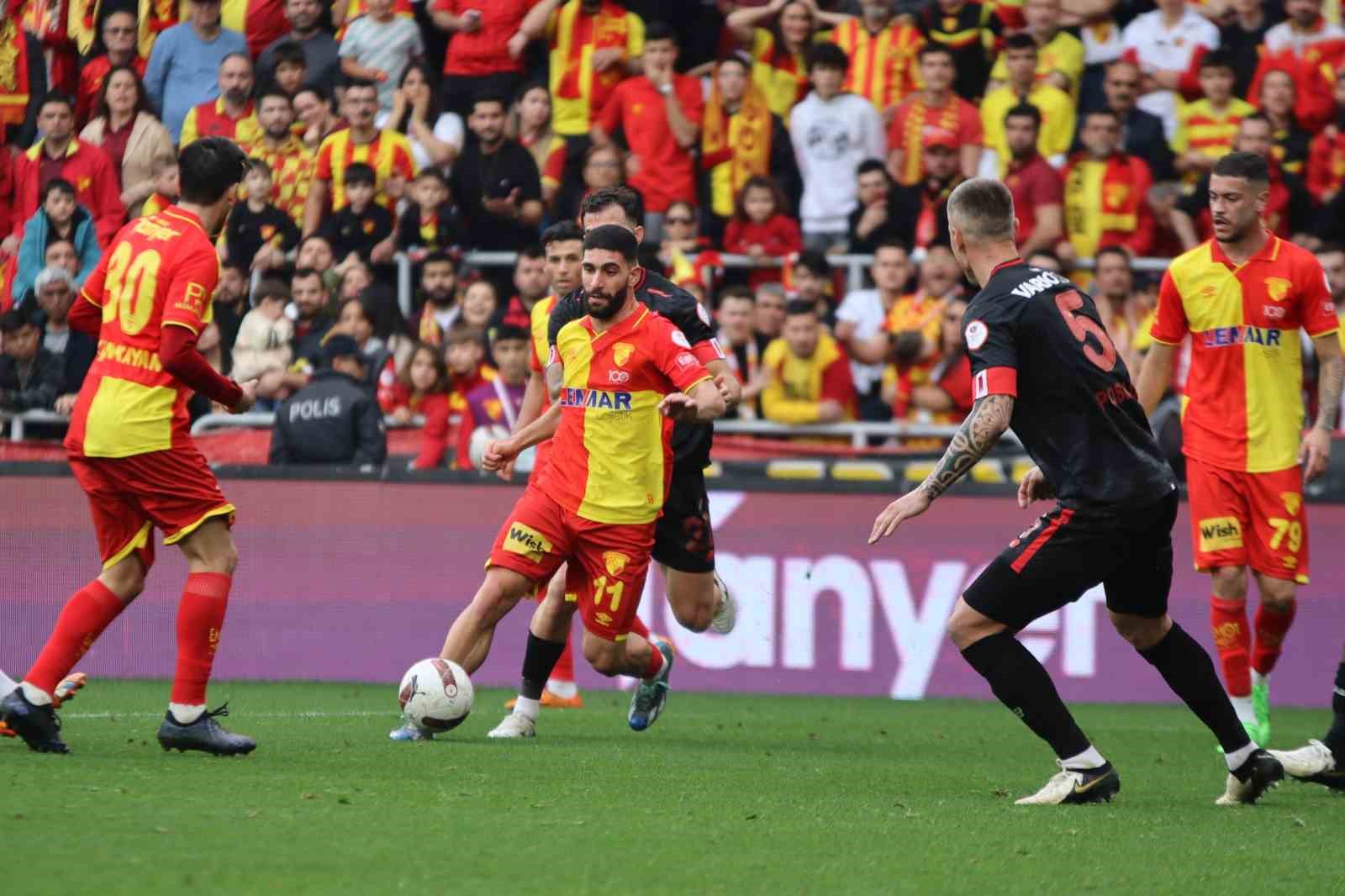 Göztepe’nin orta sahası Ahmed Ildız, Çorum FK yolcusu 4 goztepenin orta sahasi ahmed ildiz corum fk yolcusu 0 Q4tZYGHc