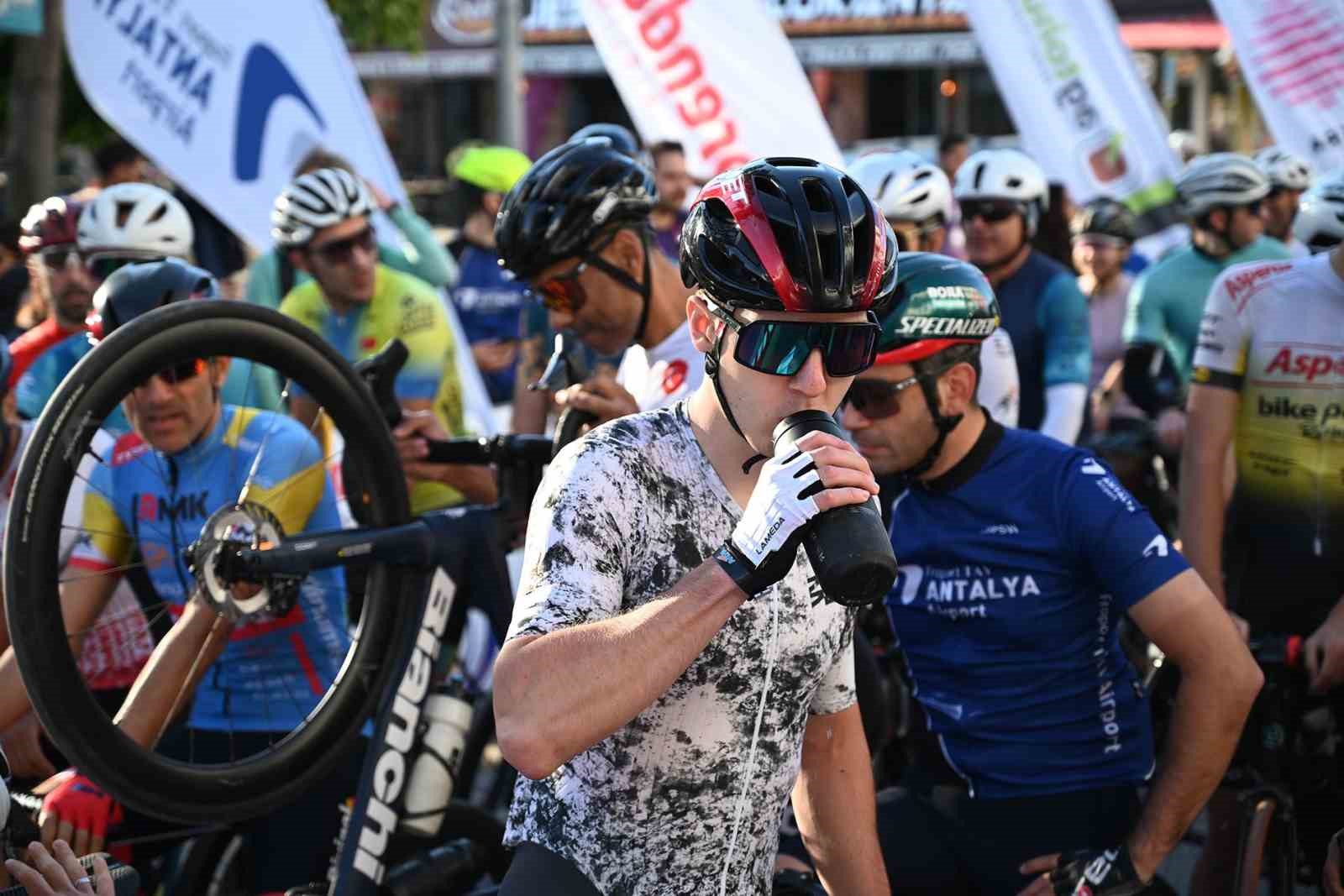 gran fondoda ikinci gun heyecani basladi 1 hX5TDatO