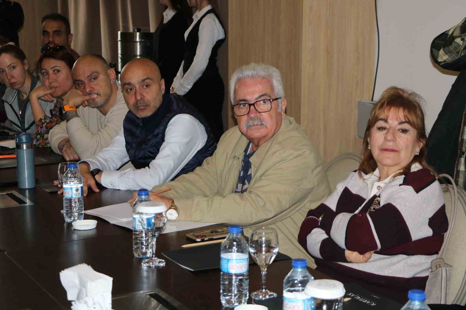 Grand Kartal Otel faciasının mağdur aileleri Bolu’da bir araya geldi 6 grand kartal otel faciasinin magdur aileleri boluda bir araya geldi 2 XFWEwNzH
