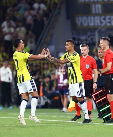 greenwood-ilk-kez-fenerbahce-formasi-giydi-r6PzvIvg.jpg