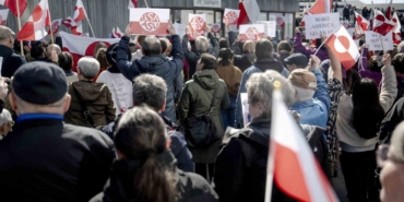 gronlanddaki-yeni-abd-konsoloslugu-onunde-protesto-jHgptusG.jpg