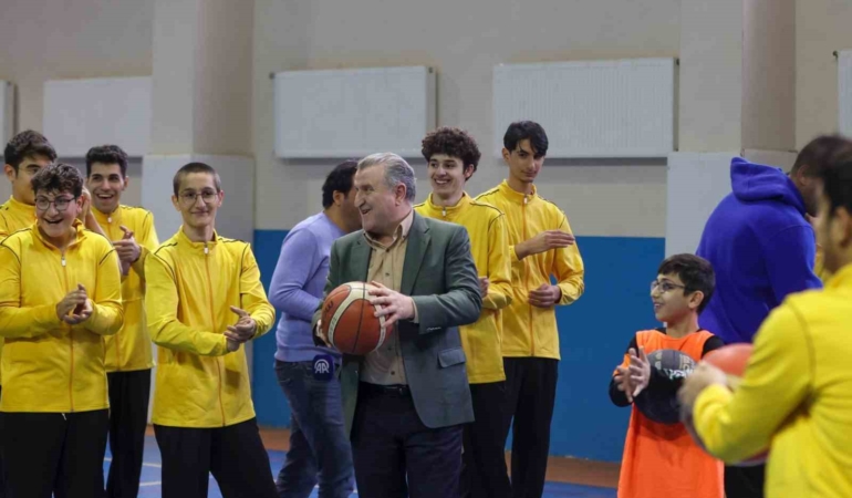 gsb-spor-okullarindan-bu-yil-1-milyon-811-bin-cocuk-yararlandi-yhFOtgGC.jpg