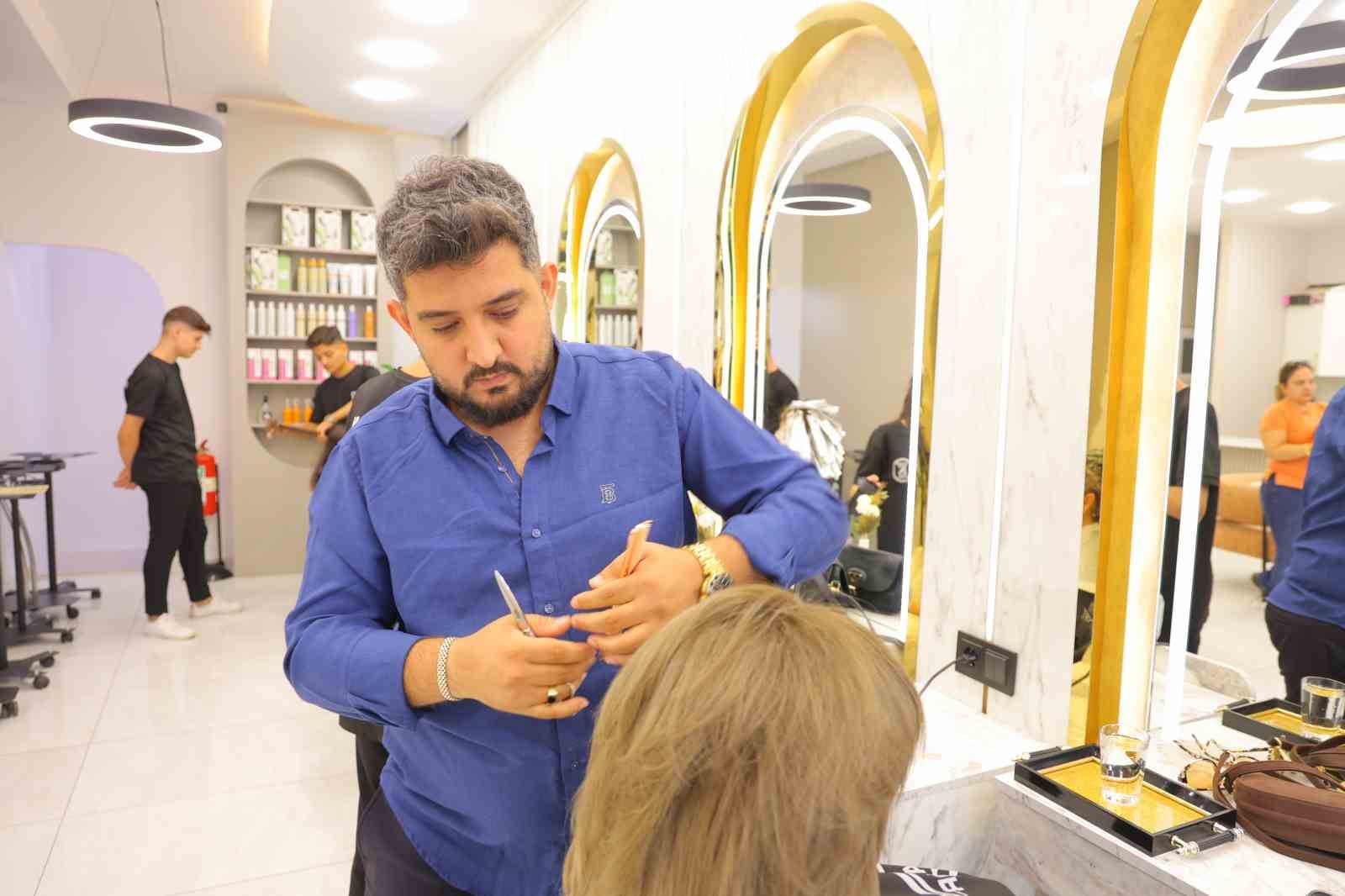 gulerek ugurladigi musterileri bir gun sonra enkaz altinda kaldi 1 LL1mUjEe