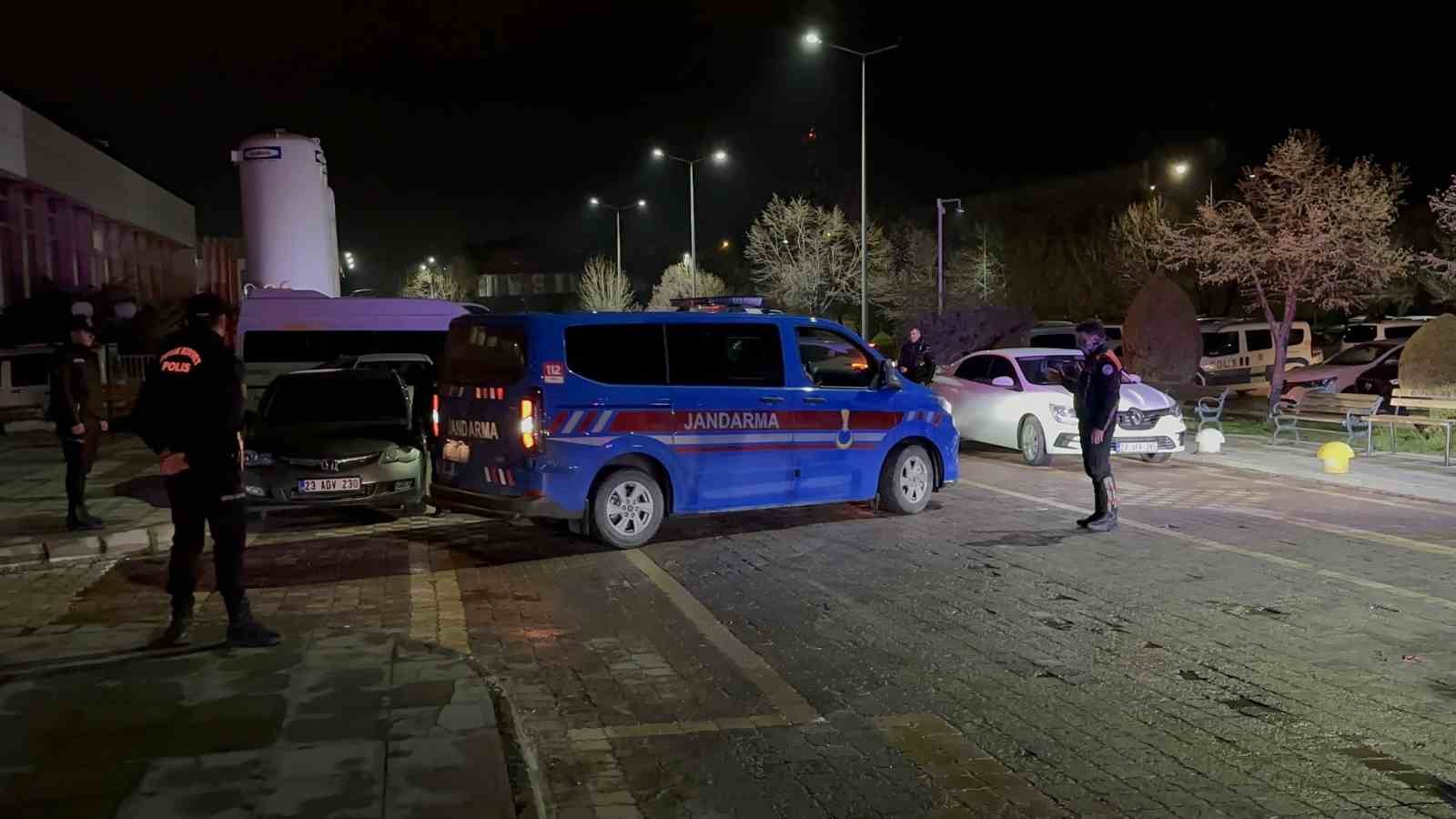 gulistan doku sorusturmasinda tutuklanan bashekim saglik kontrolunden gecirildi 3 3g1OOHYS
