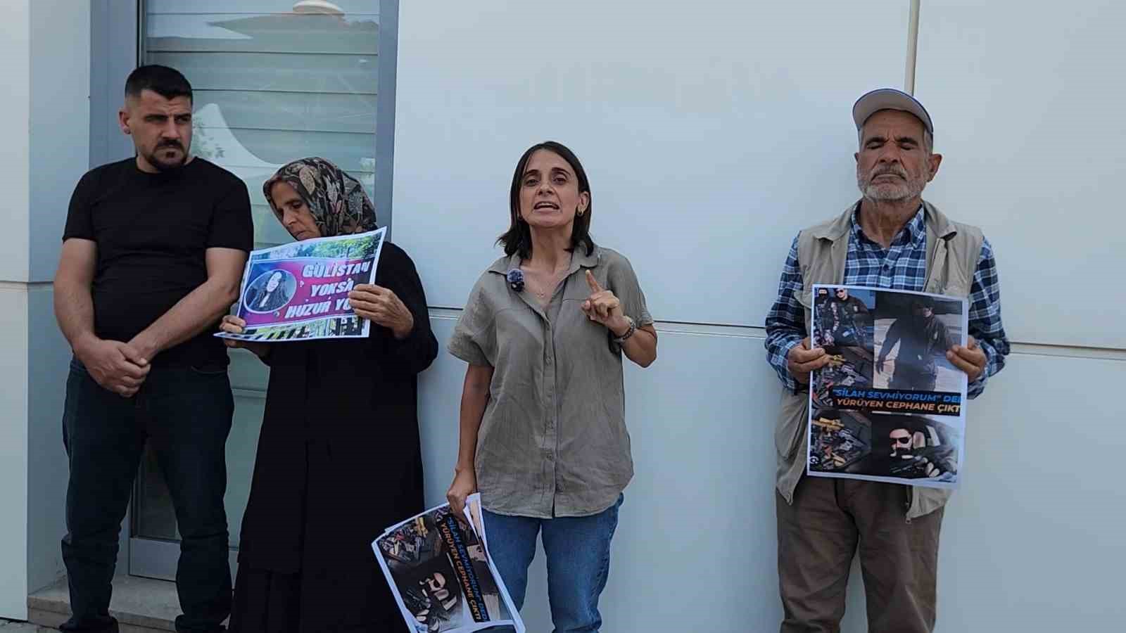 Gülistan Doku’nun annesi Bedriye Doku: "Sen de bir annesin, sen de çocuk doğurmuşsun ne gördüysen git anlat" 5 gulistan dokunun annesi bedriye doku sen de bir annesin sen de cocuk dogurmussun ne Mz8KFUcV