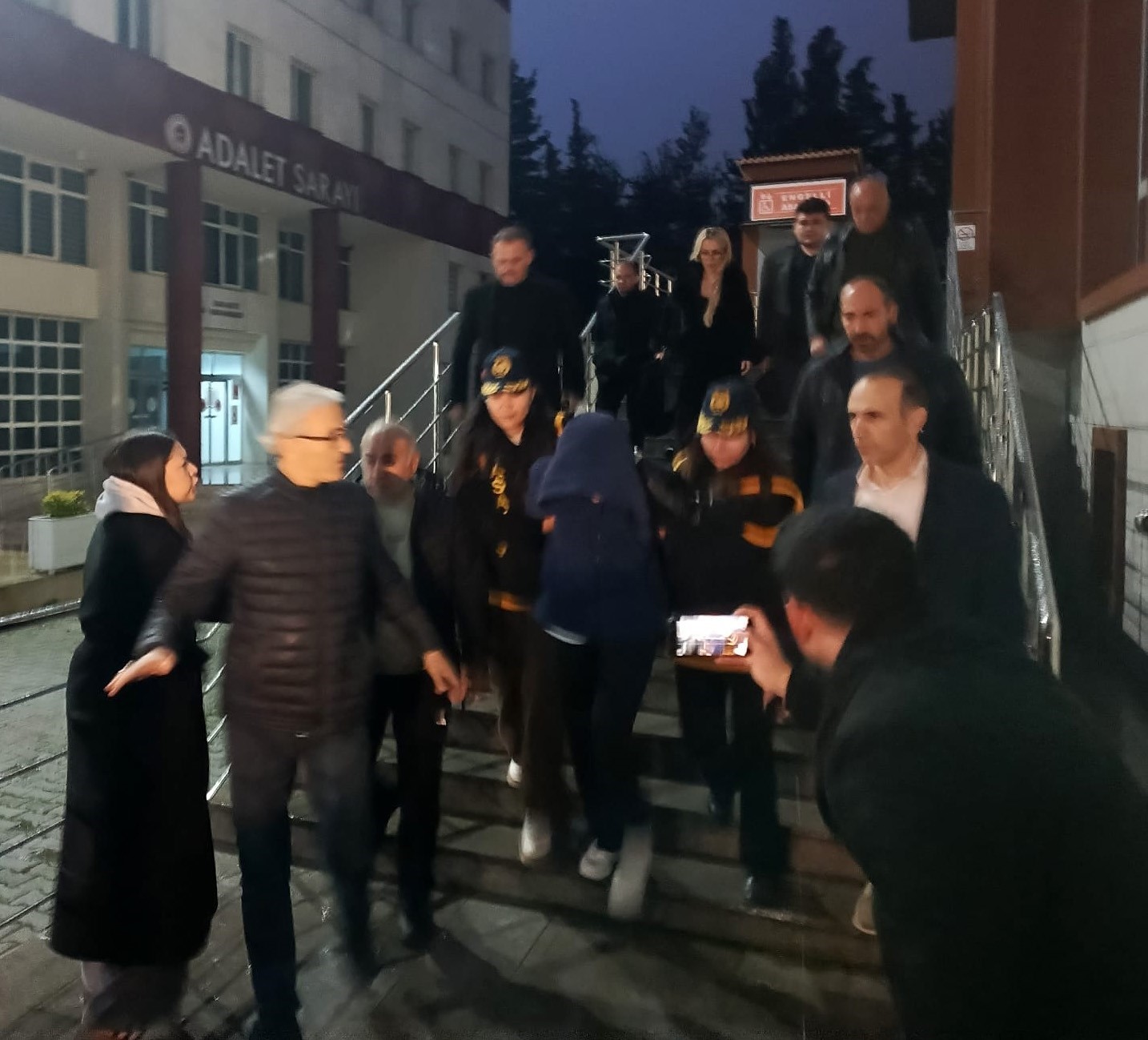 gullunun kizi gulter annemi ben kesinlikle oldurmedim masumum 0 L4sXRpTL