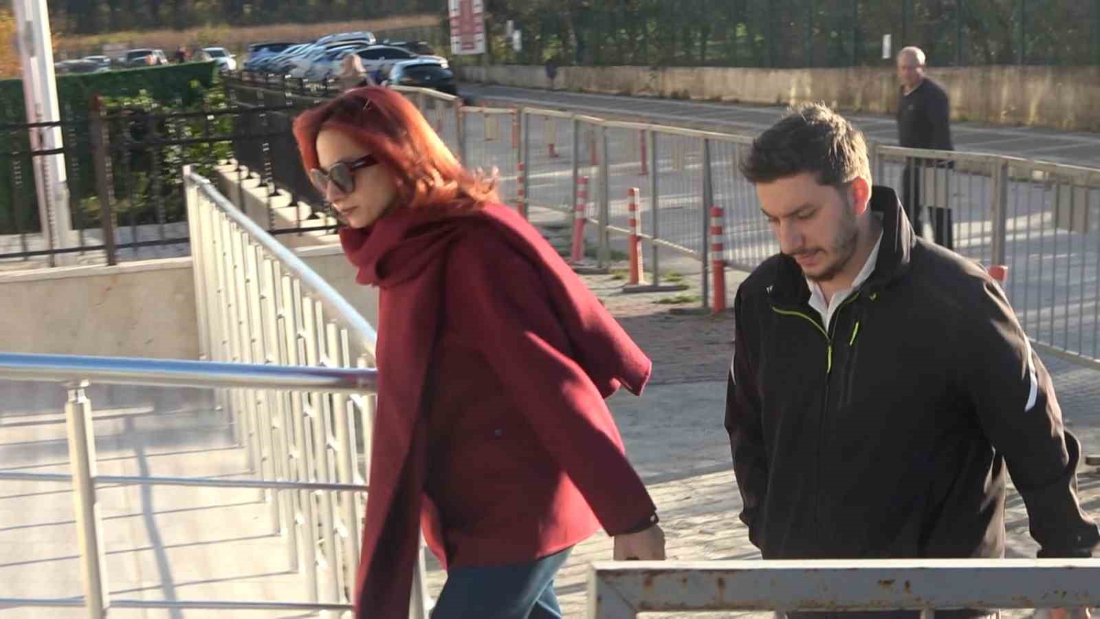Güllü’nün oğlu savcıya müşteki olarak ifade verdi: "Atacağım camdan, atlayacak mısın camdan kelimelerini ablam Tuğyan söylüyor" 5 gullunun oglu savciya musteki olarak ifade verdi atacagim camdan atlayacak misin camdan kelimelerini ablam hp4HqlSZ
