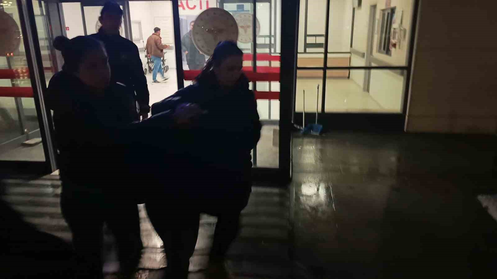 Güllü’nün ölümüyle ilgili soruşturmada gözaltına alınan aralarında kızının da bulunduğu 3 kişi Yalova’ya getirildi 12 gullunun olumuyle ilgili sorusturmada gozaltina alinan aralarinda kizinin da bulundugu 3 kisi yalovaya getirildi fPaeQ6AL