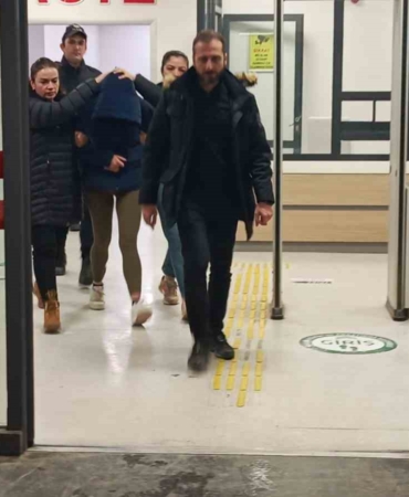 gullunun-olumuyle-ilgili-sorusturmada-gozaltina-alinan-aralarinda-kizinin-da-bulundugu-3-kisi-yalovaya-getirildi-kgbQnJSh.jpg