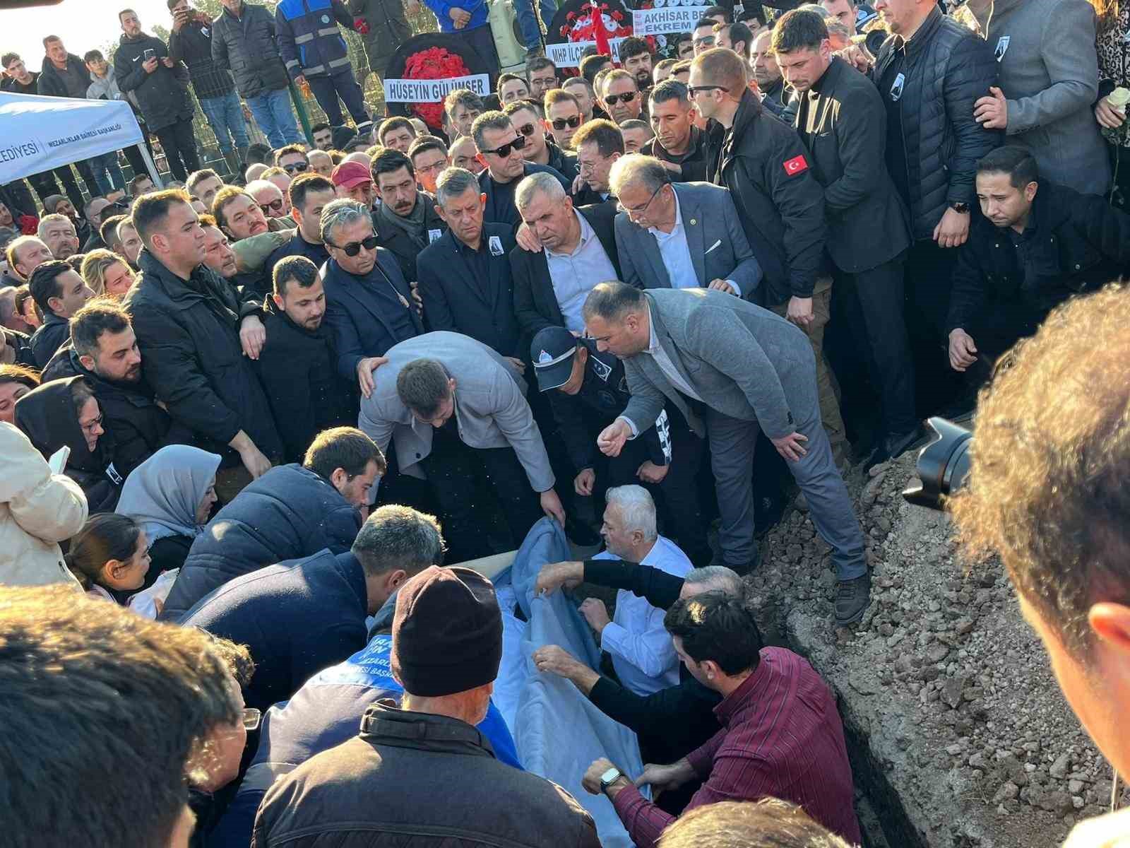 gulsah durbay gozyaslariyla defnedildi 5