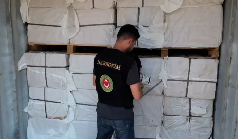 gumrukler-muhafaza-ekiplerinden-kacakcilik-ve-uyusturucuya-gecit-yok-ZTctmiQa.jpg