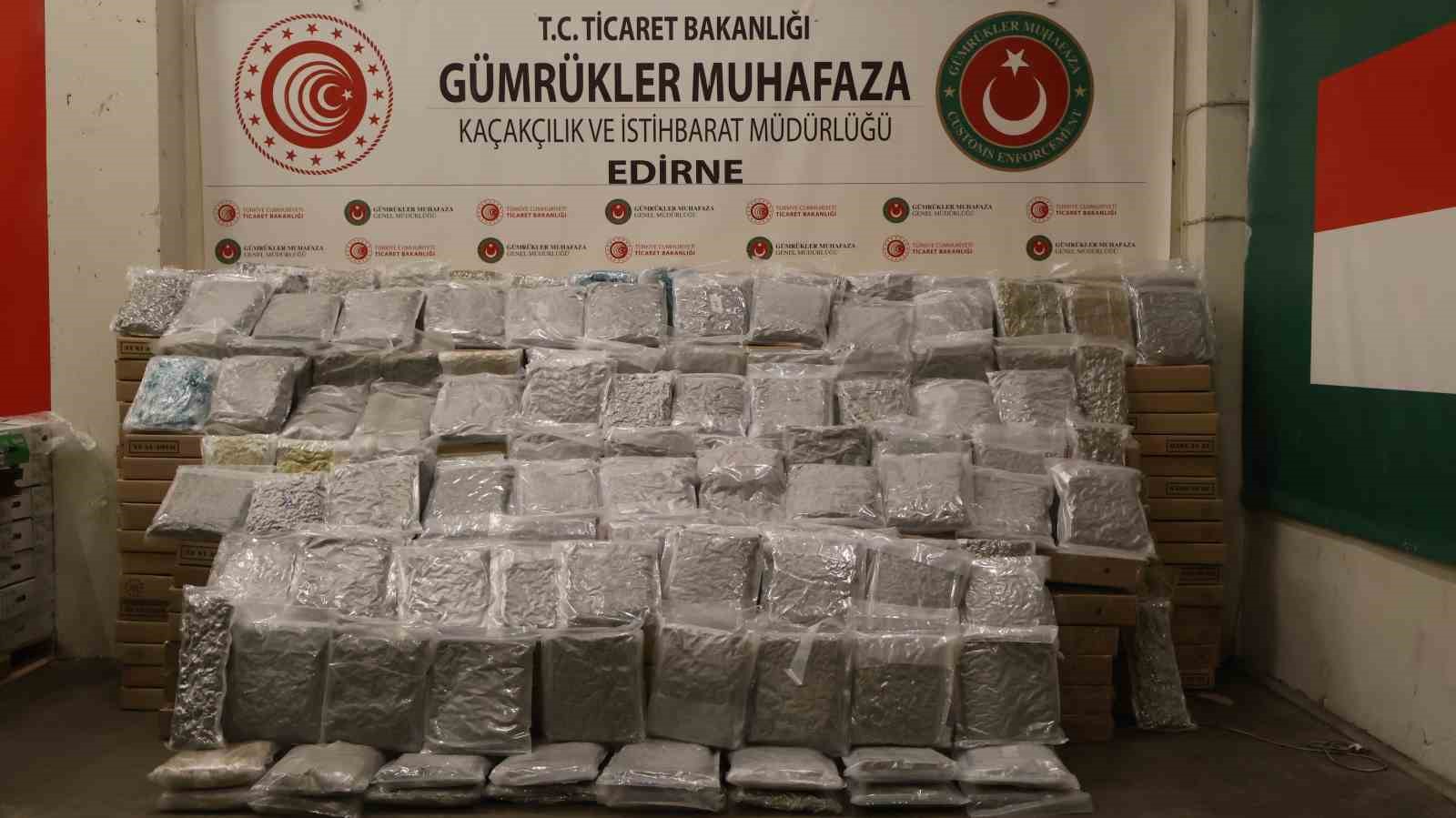 Gümrükler Muhafaza Kaçakçılık ve İstihbarat birimlerince gerçekleştirilen operasyonlarda 4,6 milyar lira değerinde ilaç ve uyuşturucu madde ele geçirildi 6 gumrukler muhafaza kacakcilik ve istihbarat birimlerince gerceklestirilen operasyonlarda 46 milyar lira degerinde ilac ve 9ppkR2Jd