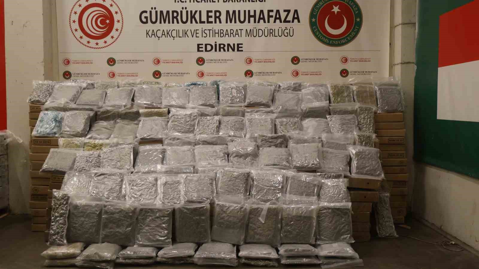Gümrükler Muhafaza Kaçakçılık ve İstihbarat birimlerince gerçekleştirilen operasyonlarda 4,6 milyar lira değerinde ilaç ve uyuşturucu madde ele geçirildi 7 gumrukler muhafaza kacakcilik ve istihbarat birimlerince gerceklestirilen operasyonlarda 46 milyar lira degerinde ilac ve BCaKHjdf