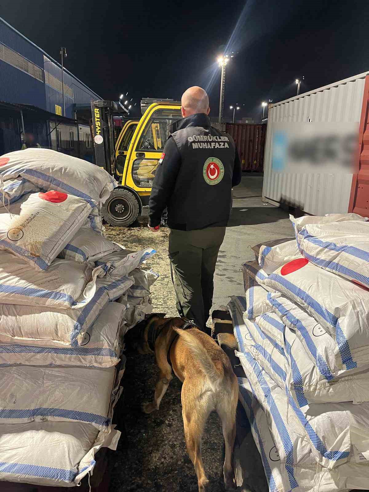 gumruklerde 828 milyon 272 bin liralik uyusturucu madde ele gecirildi 3 qmuTQLaS