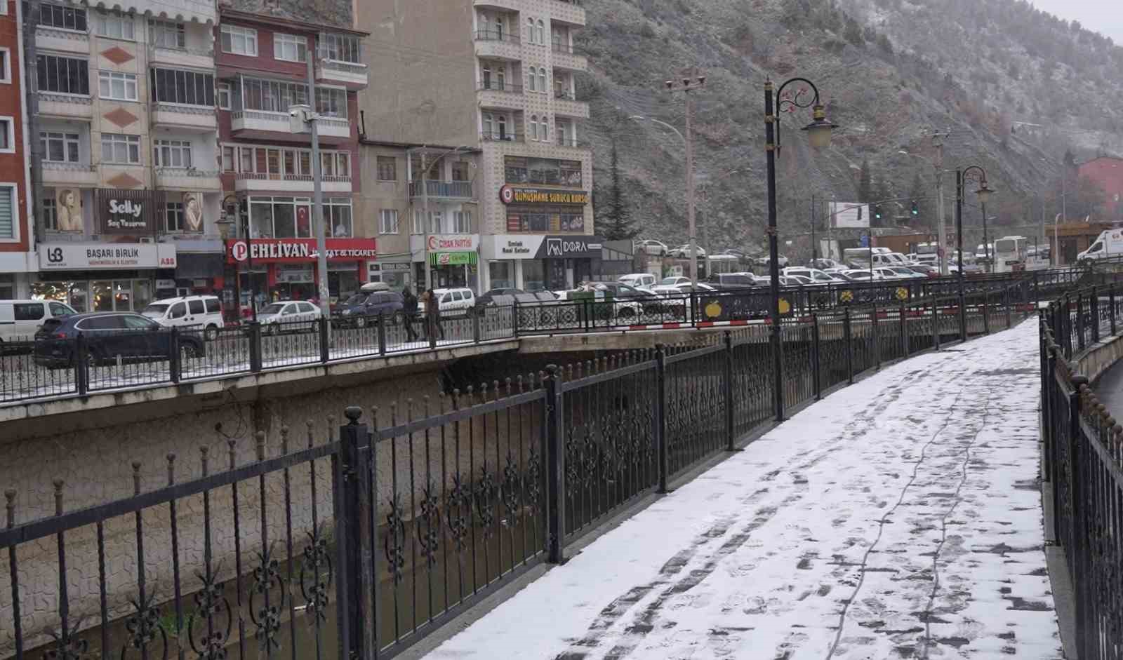 gumushane kent merkezine mevsimin ilk kari yagdi 3 v4kqvFBw